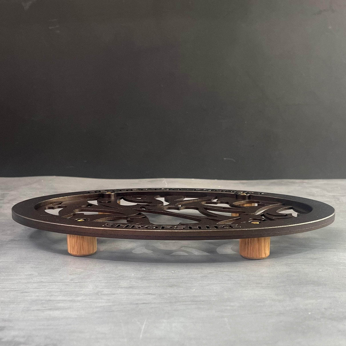 *NEW* Black iron Oval &#39;Arts &amp; Crafts&#39; trivet